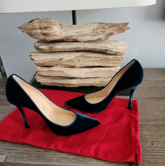 Christian Louboutin Velvet Decoltish 100 37 fits 36.5! - Picture 9 of 12